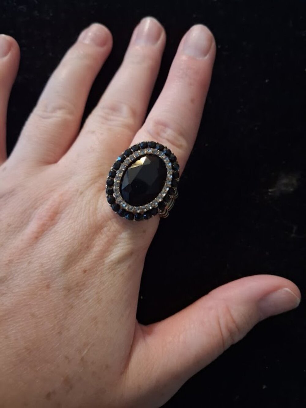 Black stoned stretchy ring